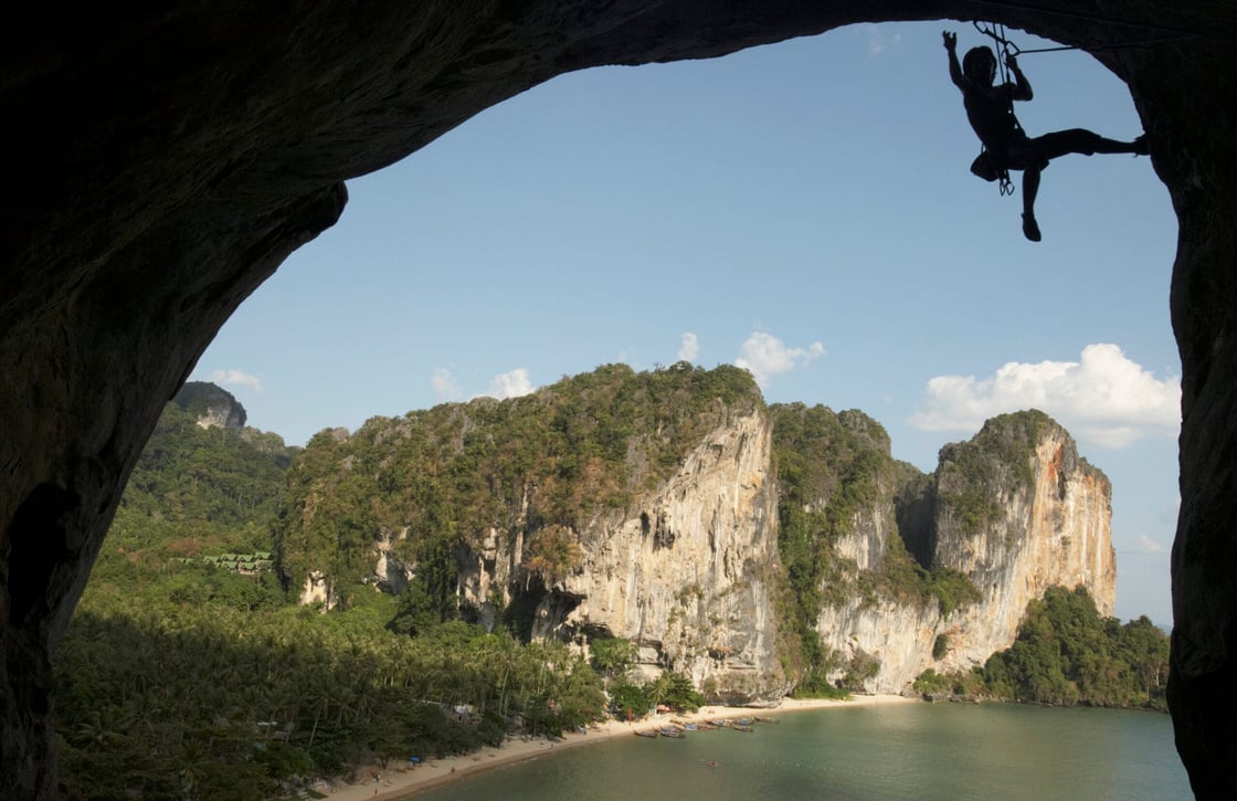 ao-nang-roof-climb_GettyImages-ian-g-walton-scaled