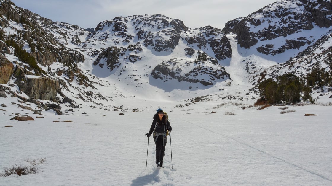 hiker-in-palisades-range-in-winter