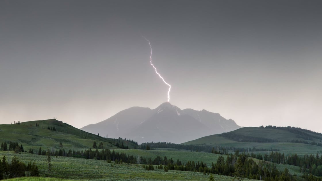 lightning-strike-on-mountain-NPS-3