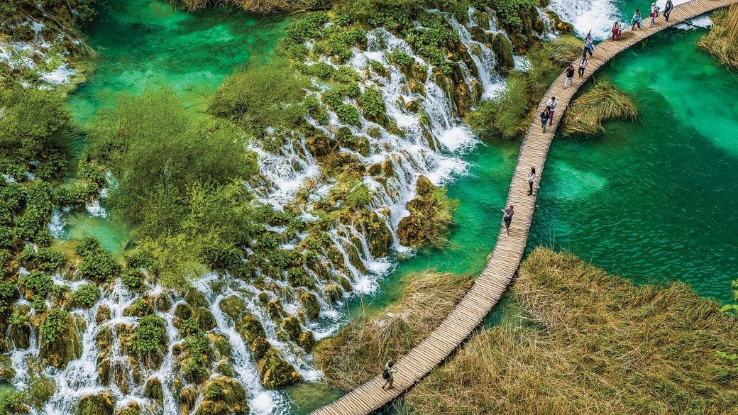plitvice-lakes-national-park_h-May-28-2024-03-00-00-5548-PM